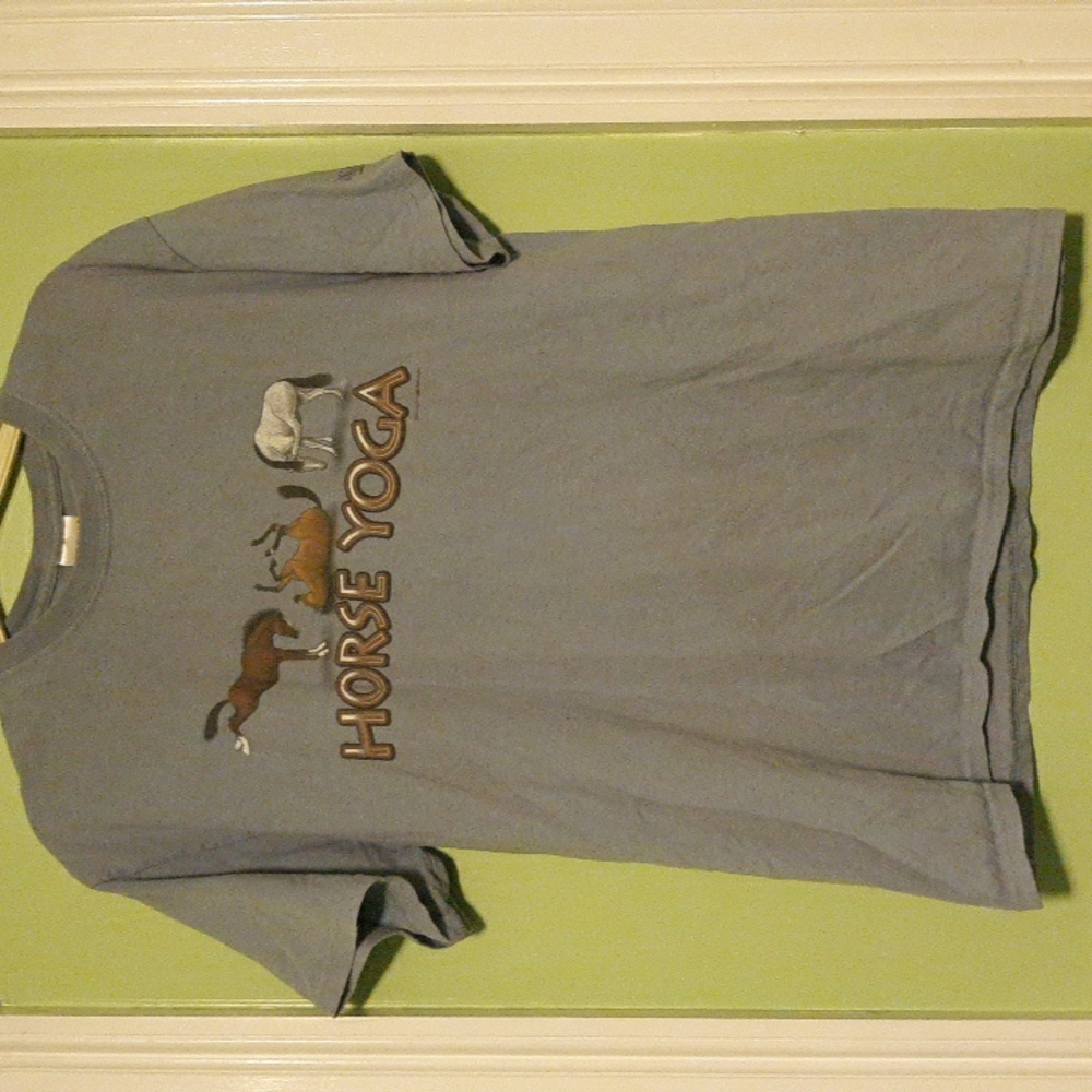 Blue horse yoga t-shirt, size med